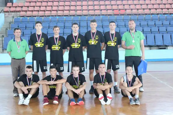 Kadetima košarkaškog kluba "Bin" danas će biti dodeljen pehar!