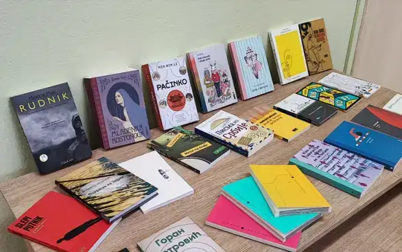 U okviru projekta "Knjigaonica“ Matična biblioteka „Svetozar Marković“ u Zaječaru postala je bogatija za dvadeset pet naslova