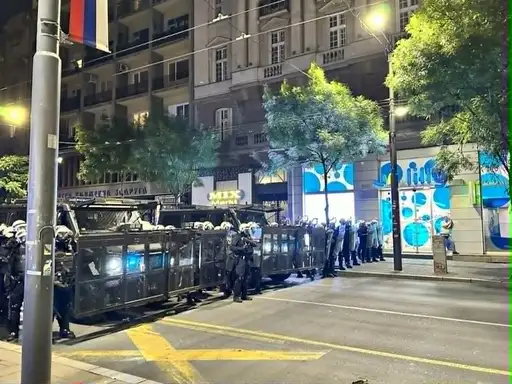 Prelević: Policija znala odakle su ubačeni ljudi, maskirana grupa izašla iz Resavske i nema nikakve veze sa protestom