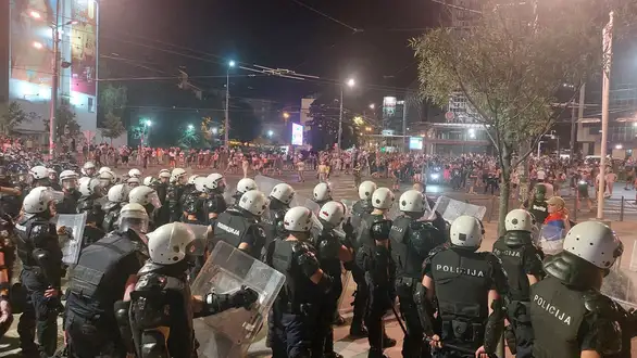 KRIK objavio bazu istaknutih ćacija: Osobe sa kriminalnim dosijeima iskazuju lojalnost Vučiću i SNS-u