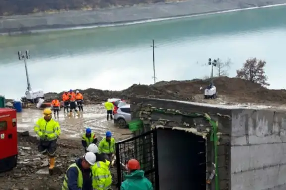 SZC: Sanirano curenje vode kod revizionog otvora jalovišta "nulto polje" rudnika Veliki Krivelj