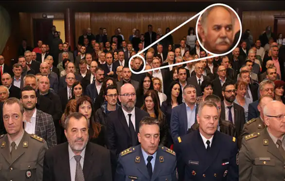 Trgovina oružjem: Povlašćena cena za oca ministra policije