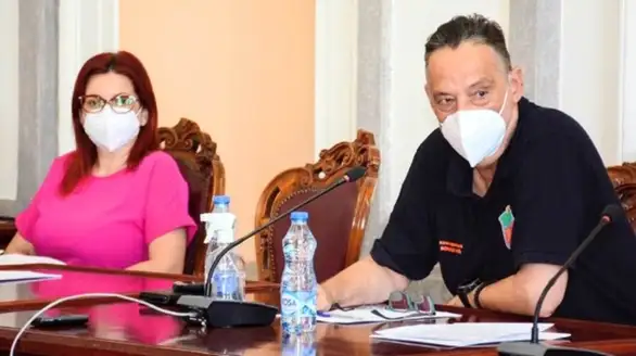 Donеt ZAKLjUČAK o potrеbi hitnе nabavkе laboratorijе za PCR tеstiranjе!