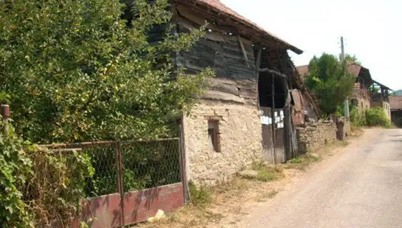 "Mi ne možemo da se okupamo. Da opremo ruke. Pa da li je ovo život dostojan čoveka": Meštani nekoliko podtupižničkih sela 10 dana bez vode