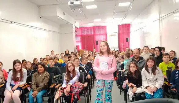 Ove nedelje knjiga pesama "Moj prvi let" autorke Maše Martić, promovisana je u Boru, Sokobanji i Boljevcu