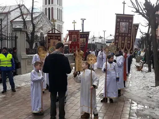 Privremena obustava saobraćaja u više ulica radi prolaska svečane litije i obeležavanja programa Bogojavljanja