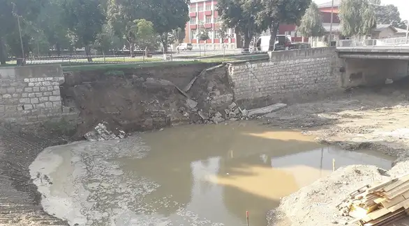 "Nova" zahteva hitnu reakciju inspekcija: Urušavanjem keja, uništava se identitet Knjaževca