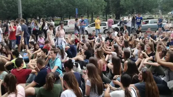 Maturanti u protestnoj šetnji, u Ministarstvu ih niko nije primio