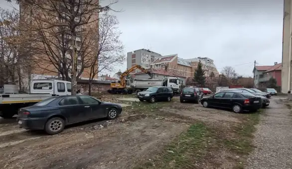 Komunalna milicija "Ne parkirati vozila iza objekta "Matijević", radovi su u toku