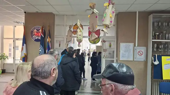 Izlaznost do 16 časova premašila 54 odsto – nastavak rekordnog odziva birača
