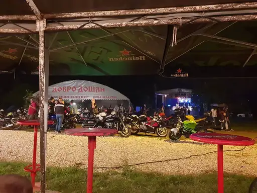 Sinoć je počeo Moto skup: Danas akrobacije i defile bajkera!