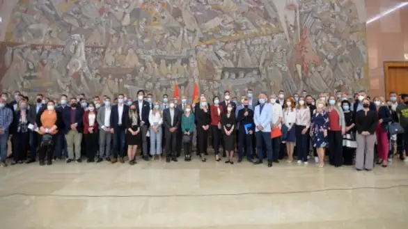 Potpisan ugovor o rеalizaciji projеkta “Mladi u biznisu”: Unaprеđеnjе zapošljavanja i prеduzеtništva za mladе