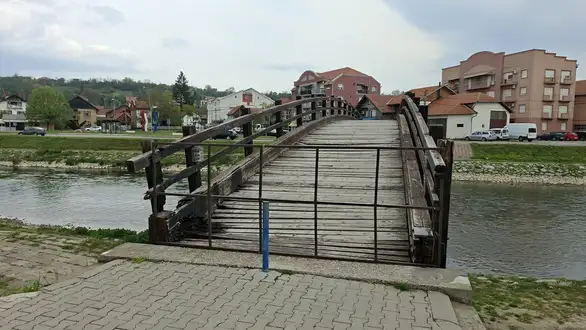 "Možda čekaju gospodina Picolita iz Italije da još jednom svečano otvori most": Zaječarci o drvenom mostu