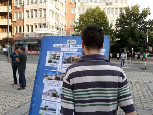 Na trgu Nikole Pašića održan performans "Dva sata slobode"