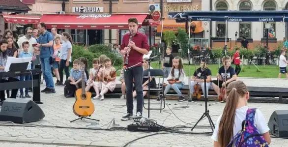 Na gradskom trgu u Zaječaru priređen koncert povodom 21. juna – Svetskog dana muzike