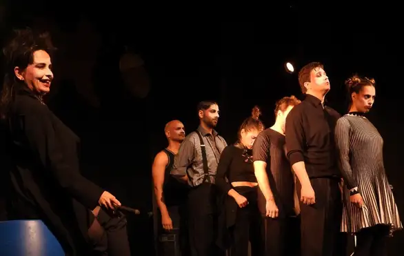 Glumački ansambl „Ateljea 212“ izveo komad ,,Obraćanje naciji“