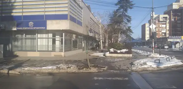 Nepoznati vozač "iščupao" semafor i pobegao!