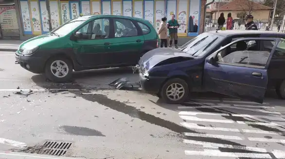 Saobraćajna nezgoda kod škole "Ljubica Radosavljević - Nada": Jedna osoba povređena