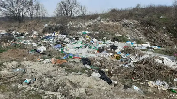Deponija kraj puta Zaječar - Bor