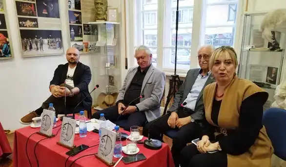 U Pozorišnom muzeju u Zaječaru predstavljena knjiga „Vitraž misli i stihova" autora Ninoslava Jovanovića