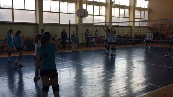 Danas je održano međuokružno takmičenje u odbojci u konkurenciji učenica srednjih škola