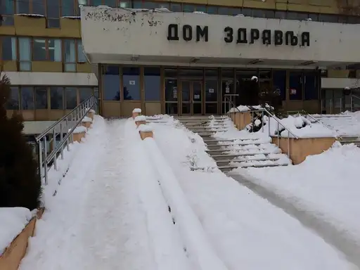 "Prečice" do ortopedije: Stepeništa i staze okovane ledom