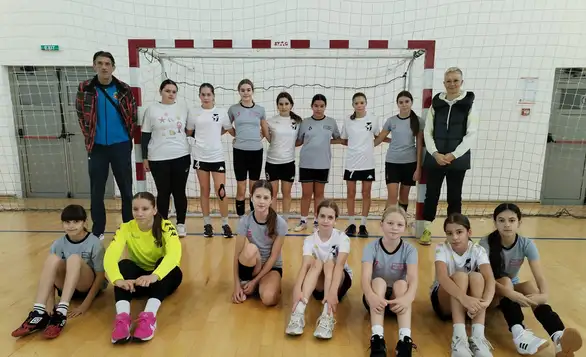 OŠ "Đura Jakšić" osvojila 1. mesto u futsalu na takmičenju učenica 5. i 6. razreda