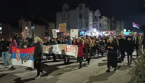 Studente odbile škole, dočekuju ih građani: Protest u Zaječaru za buđenje apstinenata