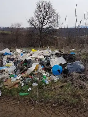 Prijavi problem: Smetlišta kod Planinice iz dana u dan sve veća