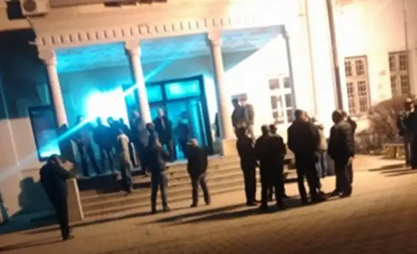 POZORIŠTE - Dom umetnosti ili politike?