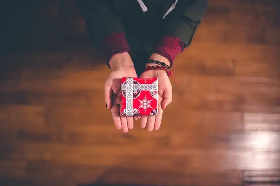 Prodajnom izložbom do izleta za đake: Ulepšajte dan voljenoj osobi, ali i učenicima!