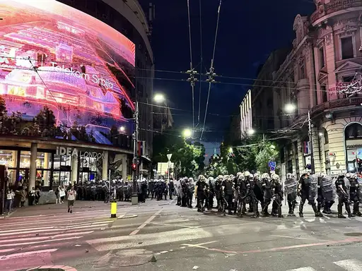SRCE: Nasilje nakon protesta izazvale uvežbane falange huligana sa platnog spiska režima