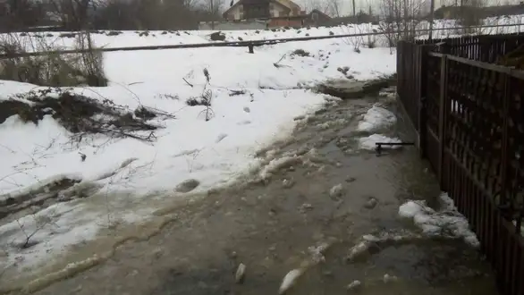 Naglo otopljenje izazvalo kolaps: pod vodom ulice i naselja