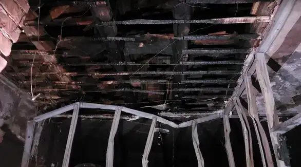 “Sin Dušan viče upomoć mama, upomoć tata. Mislim da te jecaje nikada u životu neću zaboraviti”: Porodici iz Vratarnice hitno potrebna pomoć pošto su kuću izgubili u požaru