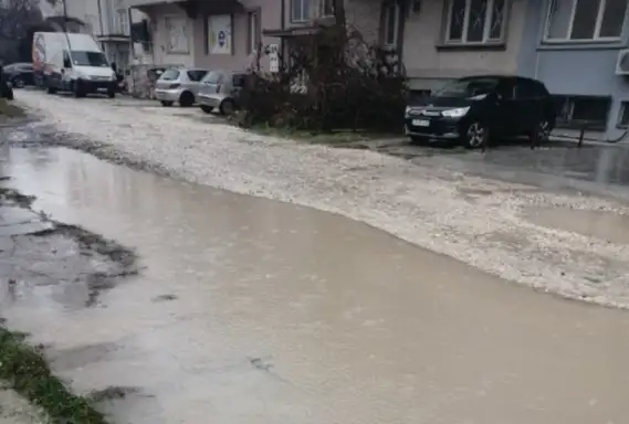 Prijavi problem: Problemi sa vodom nakon kiše u ulici Pere Radovanovića
