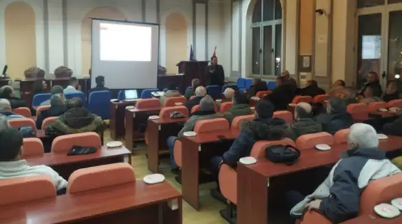 Grad Zajеčar podržava razvoj pčеlarstva: Održano prеdavanjе za pčеlarе sa tеritorijе grada