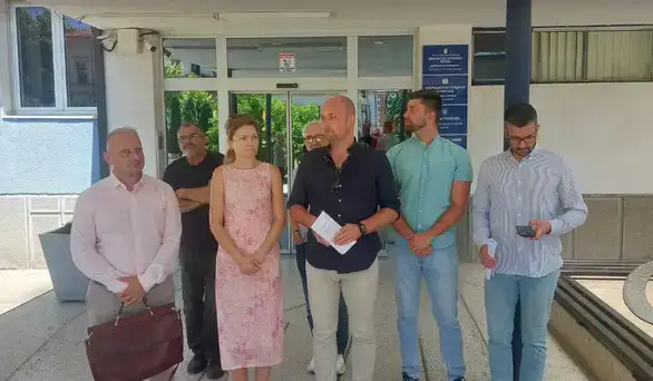 "Večeras u 20.30 ako sud odbije naše žalbe i da se izbori ne ponište, pozivamo sve građane na skup ispred PU Zaječar u 20.30 sati": Opozicija pozvala građane na protest