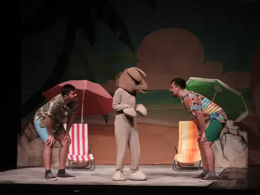 Pretpremijera dečije predstave ,,Začarano magarence”, odigrana u Domu kulture u Kotlujevcu