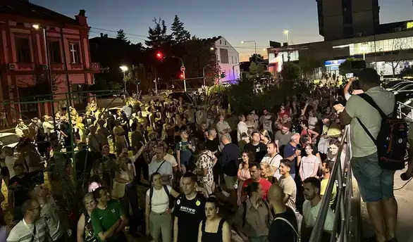 Spontani skup ispred Doma kulture u Kotlujevcu večeras u 20 sati