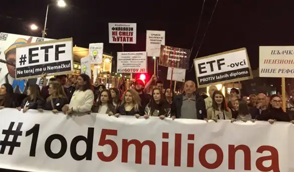 Protest „Jedan od pet miliona“ u Beogradu: Blokada RTS-a (FOTO)