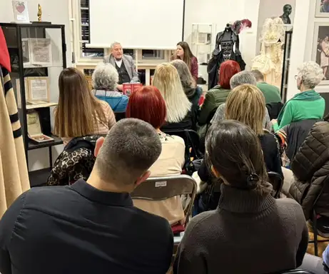 Roman ,,Kraljevski paviljon” promovisan u Pozorišnom muzeju