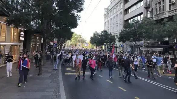 Gde su se izgubili Srbi s Kosova koji su pešice krenuli na „veliki skup“ SNS-a u Novom Sadu?