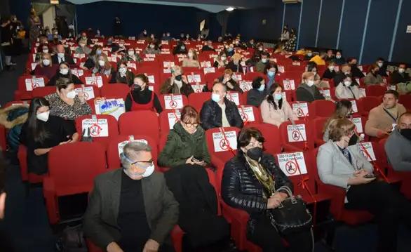 “Zemljom vukova” započeo 4. Festival malih pozorišnih formi u Zaječaru