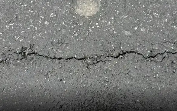 Ničić obišao početne radove na rekonstrukciji puta Salaška petlja - Brusnik: Drugi deo tog puta poče da puca par nedelja nakon rekonstrukcije 2019. godine