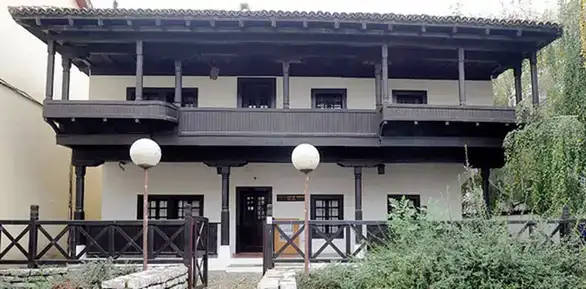 Izložbe slika, crteža i grafika pod nazivom „Putopisi“ u Radul begovom konaku