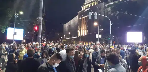 Studenti blokirali ulaz u zgradu RTS-a: „Niko ne ulazi, dok se ne oslobodi javni servis“