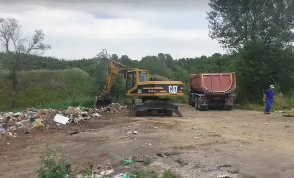 Počelo uklanjanje divlje deponije u ataru sela Rgotina