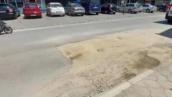 Prijavi problem: Problem sa rupom u ulici Generala Gambete