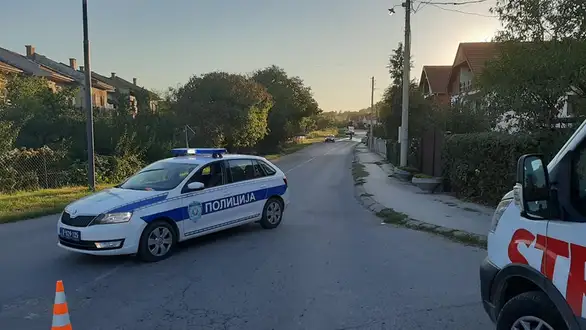 Pukla vodovodna cev u Crvene armije: saobraćaj obustavljen, brojna domaćinstva bez vode!