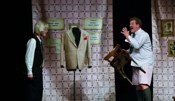 Predstava " Savršen kroj" nagrađene gromoglasnim aplauzom